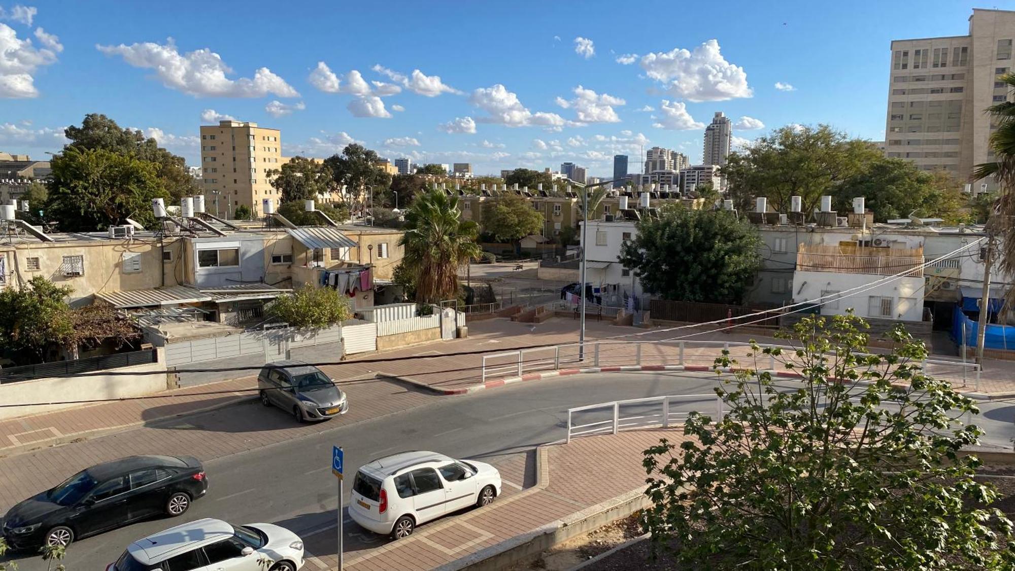 Ferienwohnung דירה יפיפיה! מיקום מעולה! אוניברסיטת בן גוריון, סורוקה, שוק, פארק! Beersheba Exterior foto